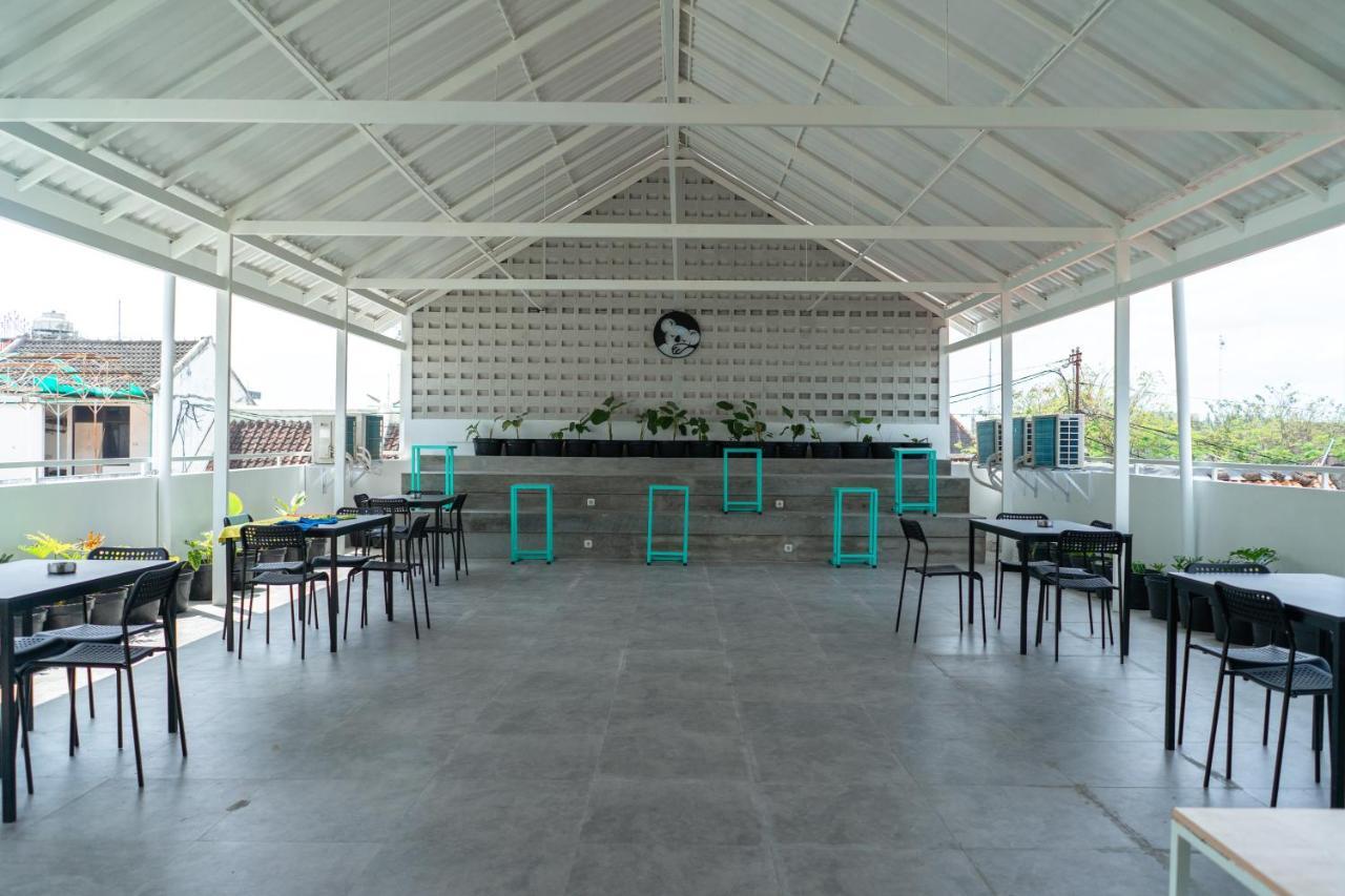 Hotel Bobopod Malioboro, Yogyakarta Extérieur photo